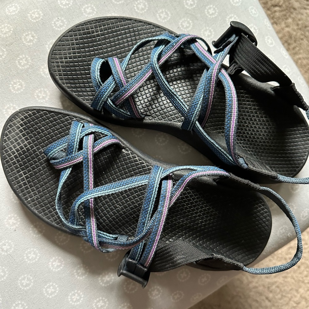 Women’s Chacos size W8